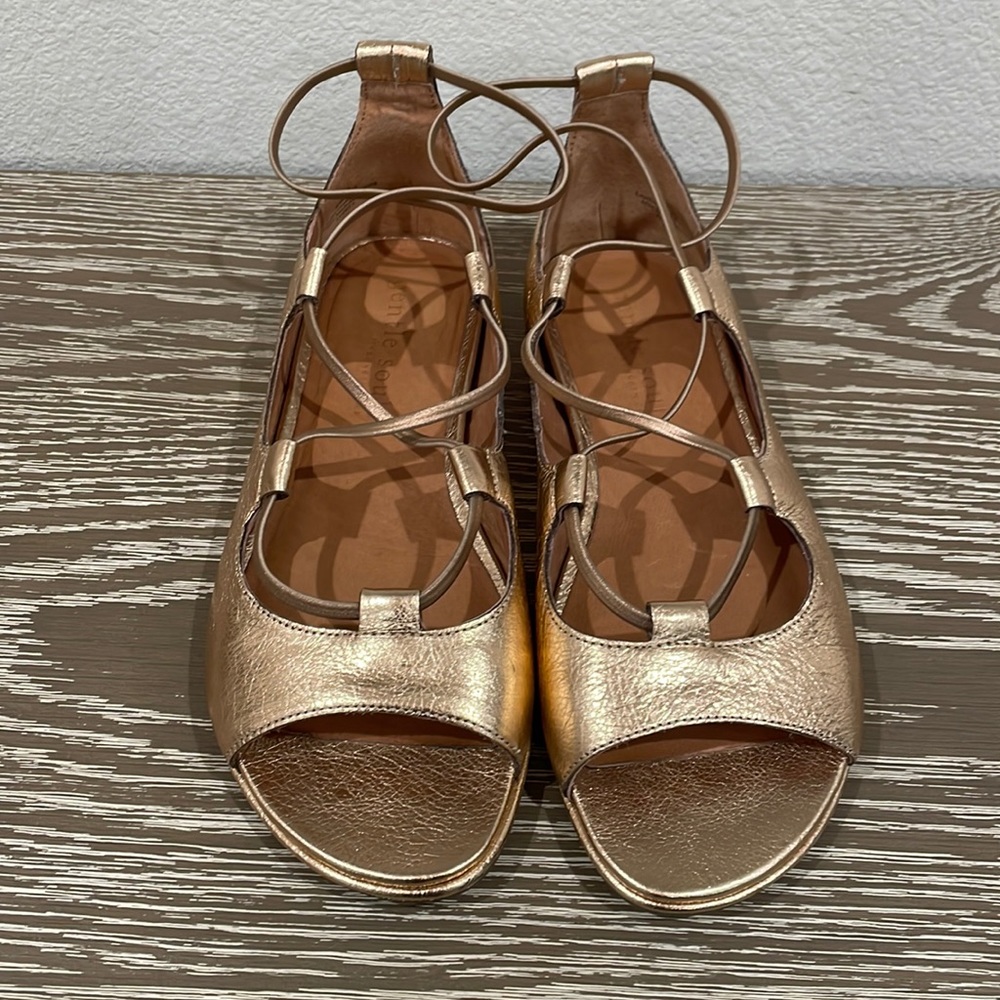 Gentle Souls Flats - 9